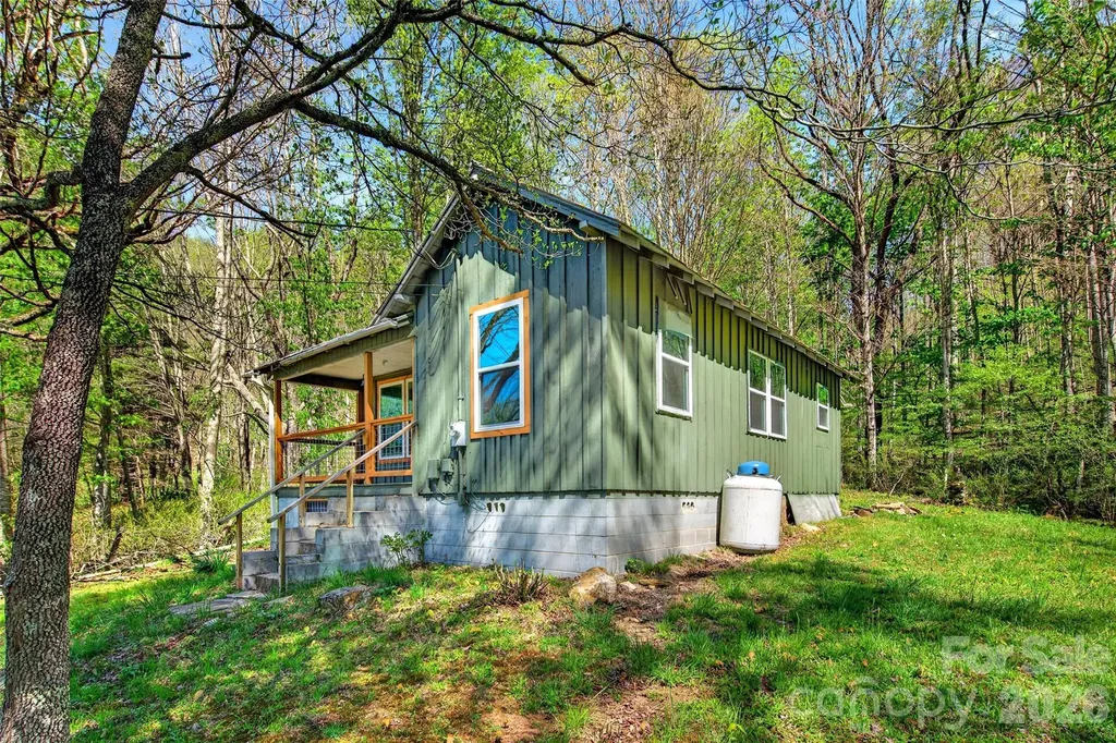 488 Cad Campbell Road Bakersville NC 28705