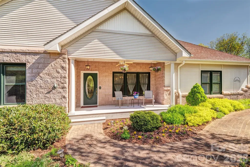 6 Clear Vista Drive Asheville NC 28805