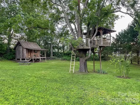 102 Cuthberson Street Morganton NC 28655