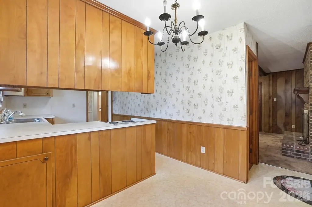 6704 Alanbrook Road Charlotte NC 28215