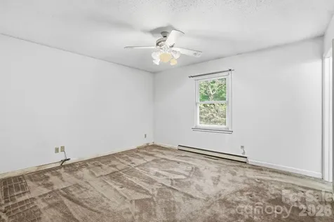 6704 Alanbrook Road Charlotte NC 28215