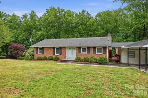 6704 Alanbrook Road Charlotte NC 28215