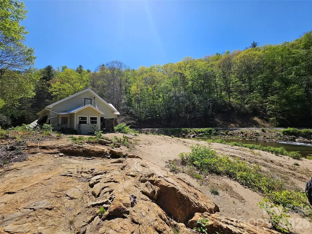 465 Paradise Lane Burnsville NC 28714