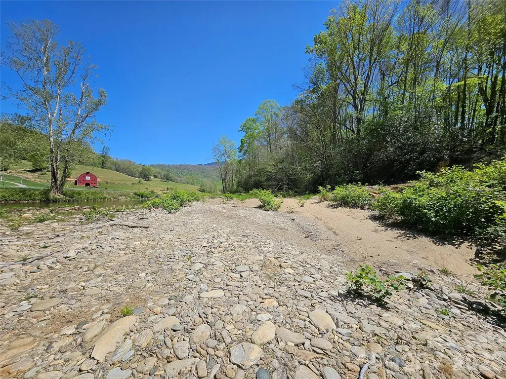 465 Paradise Lane Burnsville NC 28714