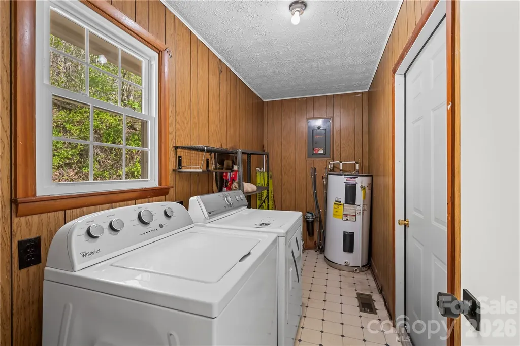 121 Dale Earnhardt Drive Burnsville NC 28714