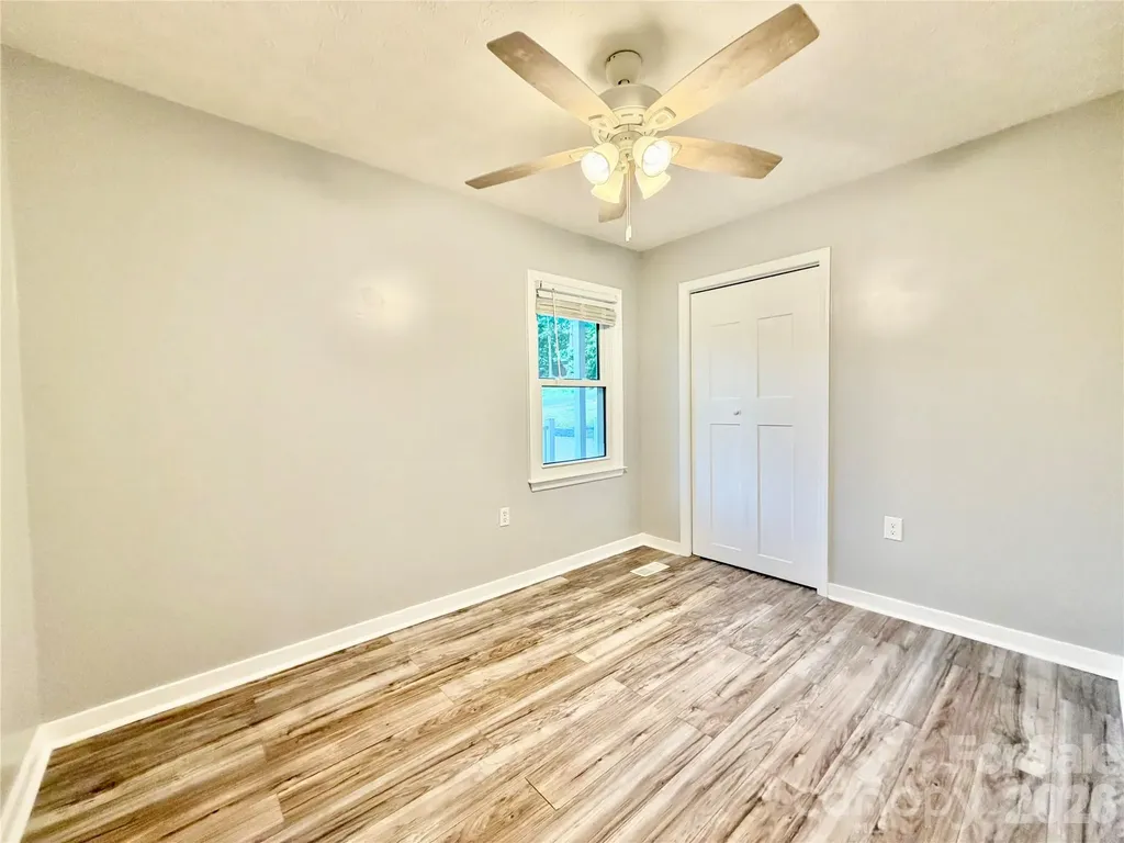 1586 Kenlane Drive Hickory NC 28601