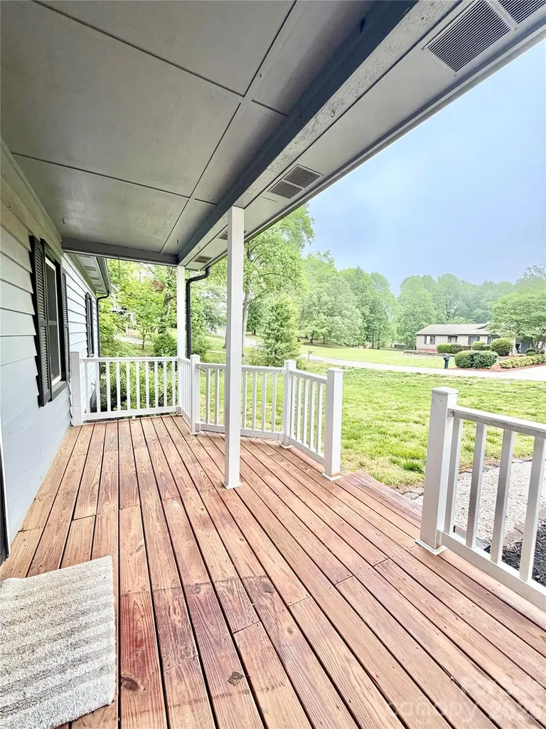 1586 Kenlane Drive Hickory NC 28601
