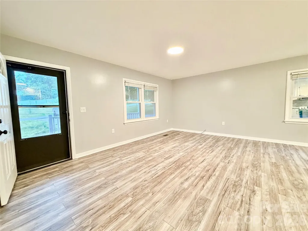 1586 Kenlane Drive Hickory NC 28601