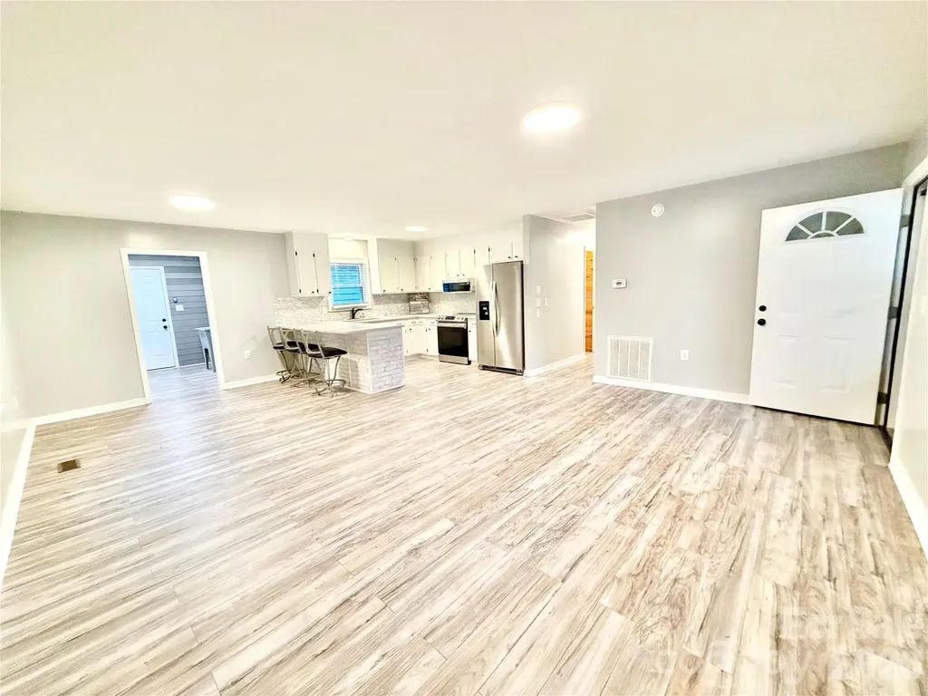 1586 Kenlane Drive Hickory NC 28601