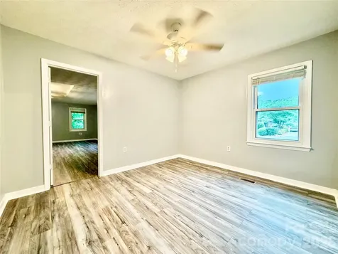 1586 Kenlane Drive Hickory NC 28601