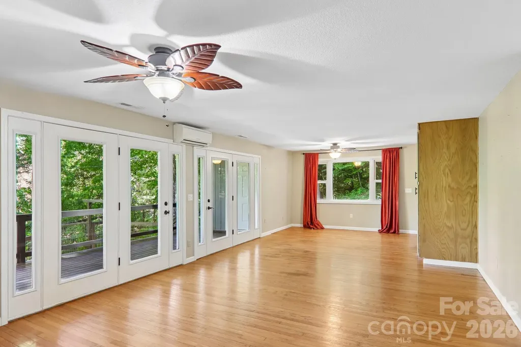 224 Highlands Loop Maggie Valley NC 28751