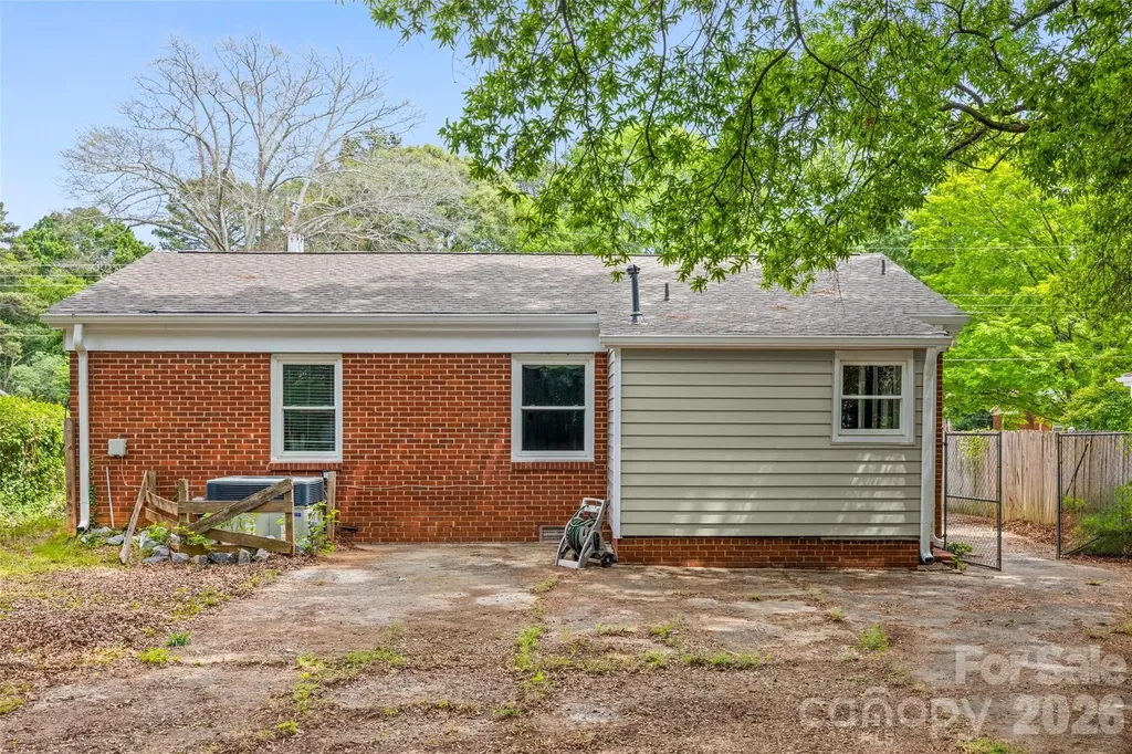 2242 Markham Court Charlotte NC 28205