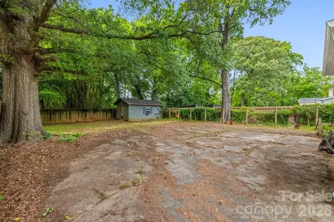 2242 Markham Court Charlotte NC 28205