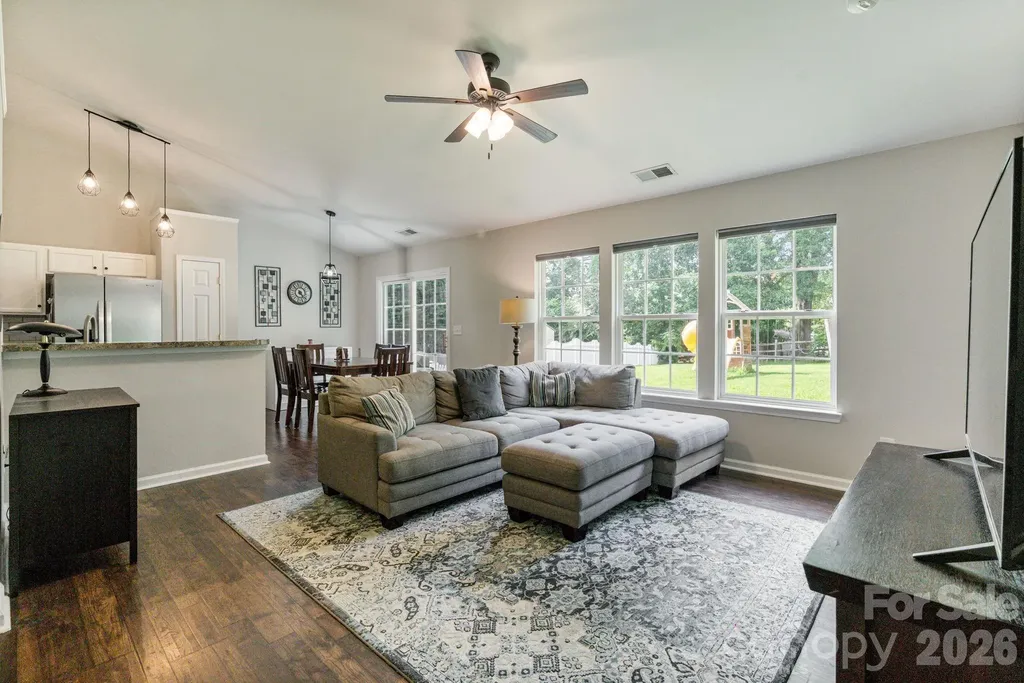 406 Courtland Court Kannapolis NC 28081