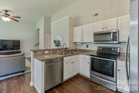 406 Courtland Court Kannapolis NC 28081
