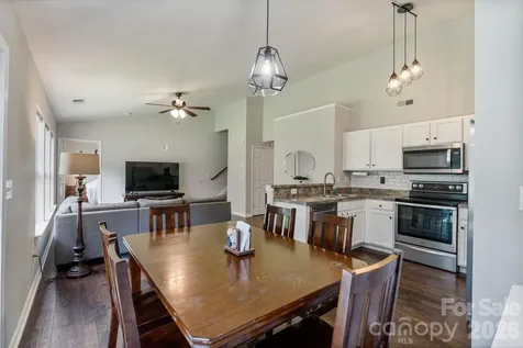 406 Courtland Court Kannapolis NC 28081