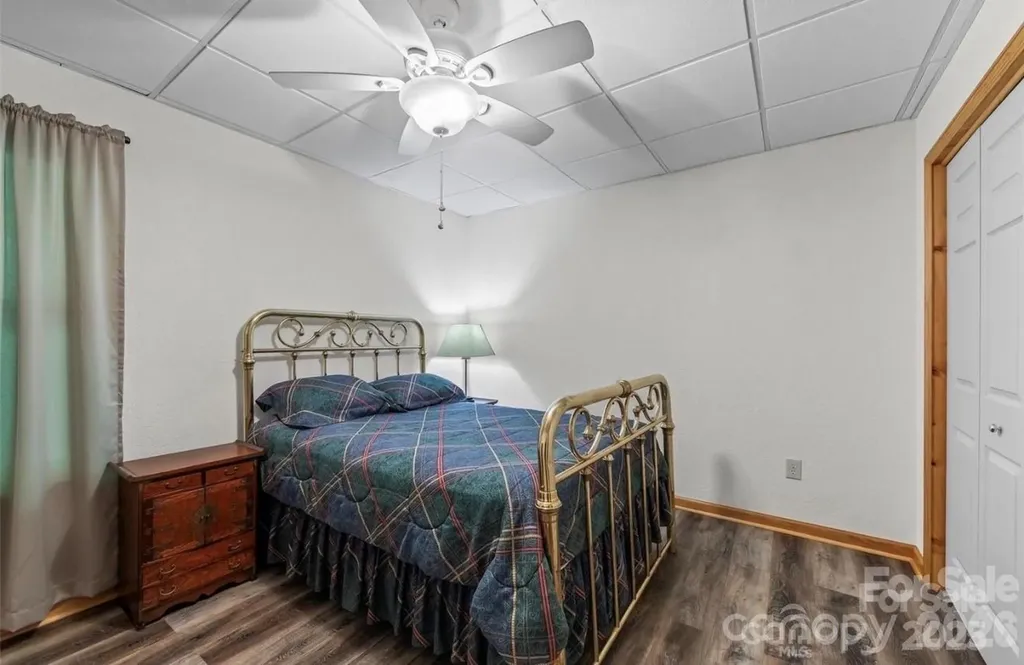 461 N Mallard Cove Almond NC 28771