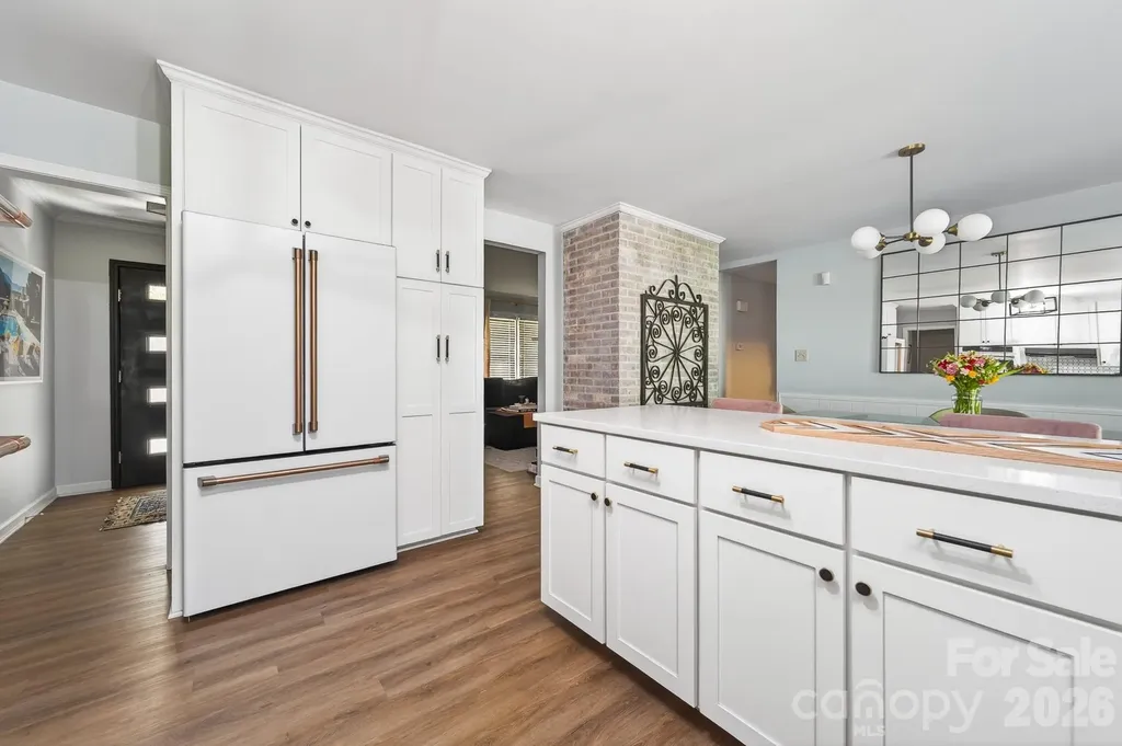 6220 Sharon Road Charlotte NC 28210
