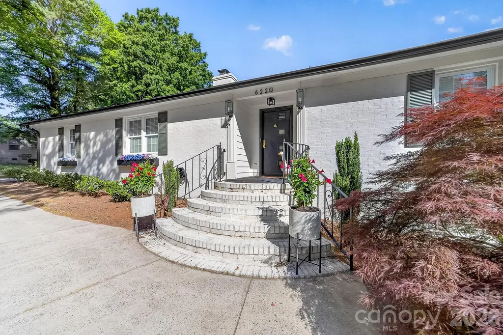 6220 Sharon Road Charlotte NC 28210