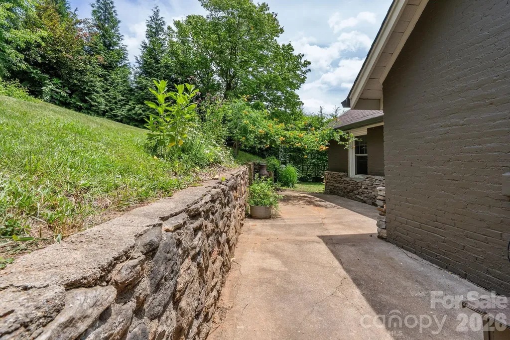 385 Pisgah Drive Canton NC 28716