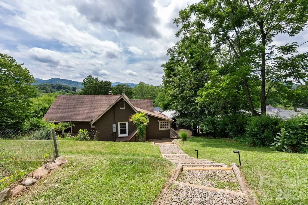 385 Pisgah Drive Canton NC 28716