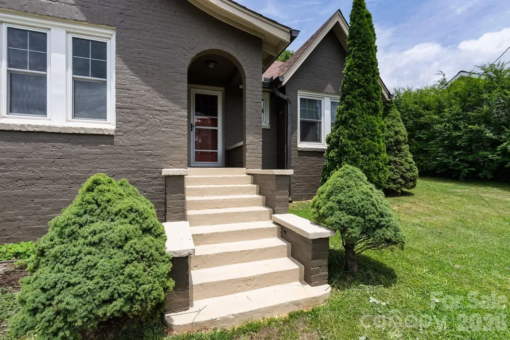 385 Pisgah Drive Canton NC 28716