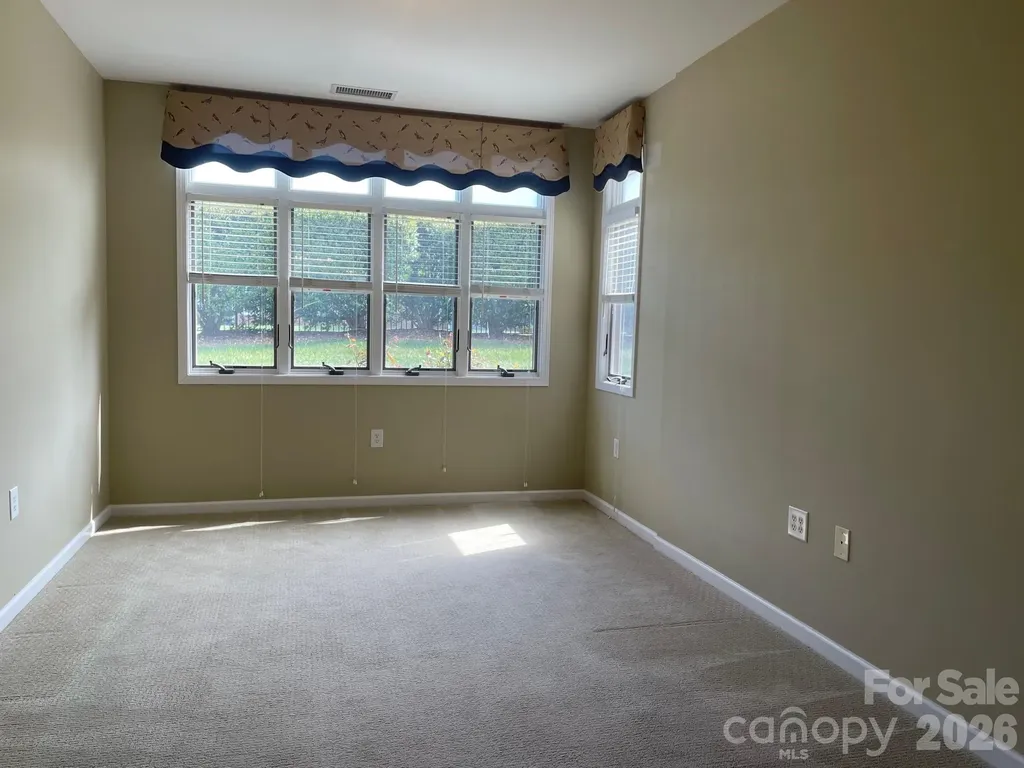 489 26th Avenue NE Hickory NC 28601