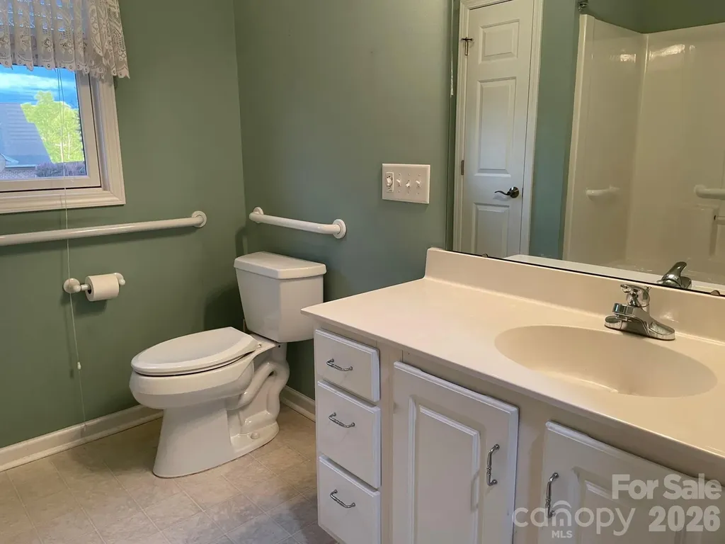 489 26th Avenue NE Hickory NC 28601
