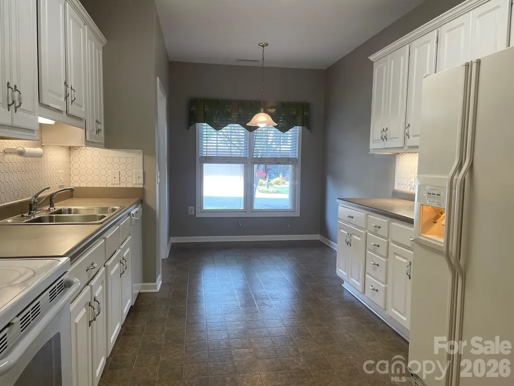 489 26th Avenue NE Hickory NC 28601
