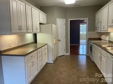 489 26th Avenue NE Hickory NC 28601