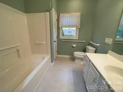 489 26th Avenue NE Hickory NC 28601