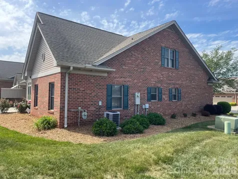 489 26th Avenue NE Hickory NC 28601
