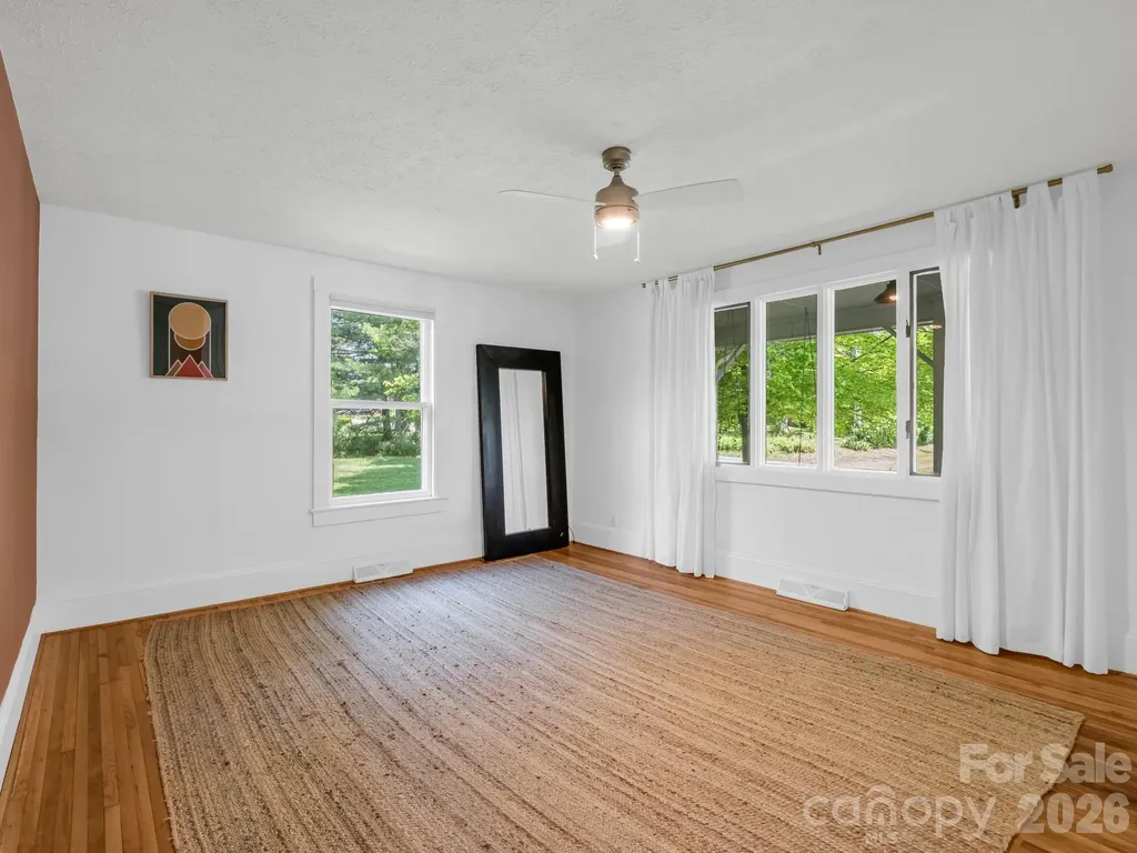 363 Etowah School Road Hendersonville NC 28739