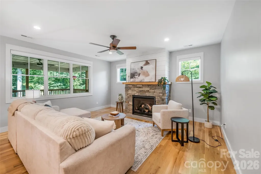 9 Ashe Park Circle Asheville NC 28806