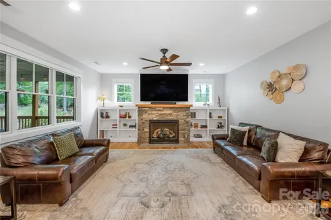 9 Ashe Park Circle Asheville NC 28806