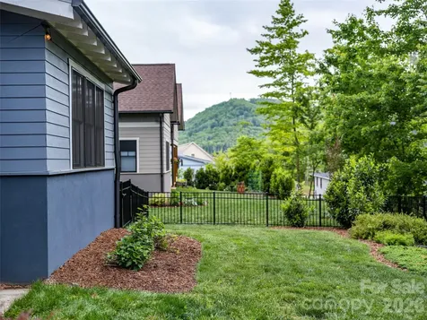 9 Ashe Park Circle Asheville NC 28806