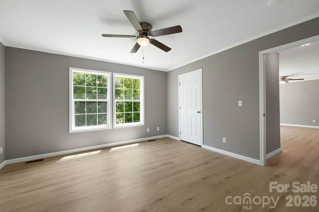 44 Morning Lane Hendersonville NC 28792