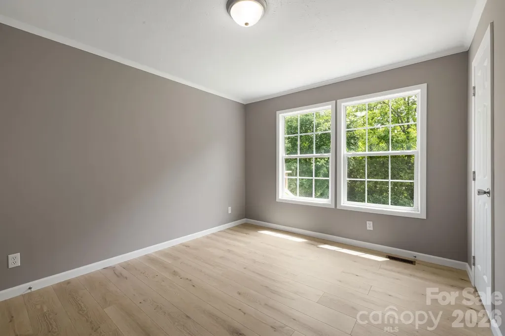44 Morning Lane Hendersonville NC 28792