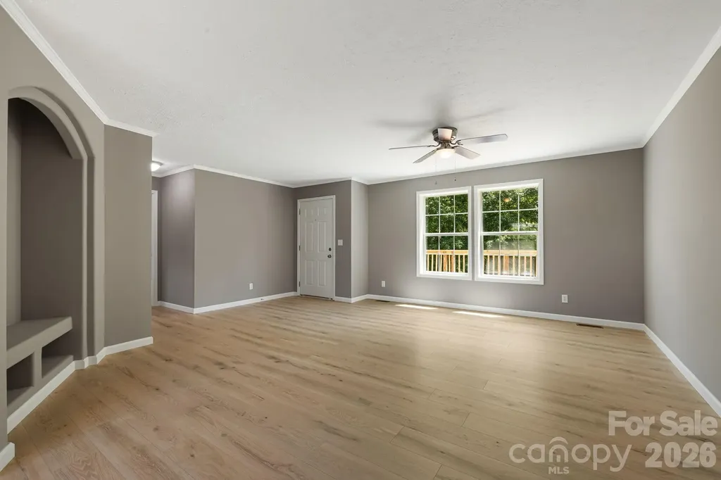 44 Morning Lane Hendersonville NC 28792