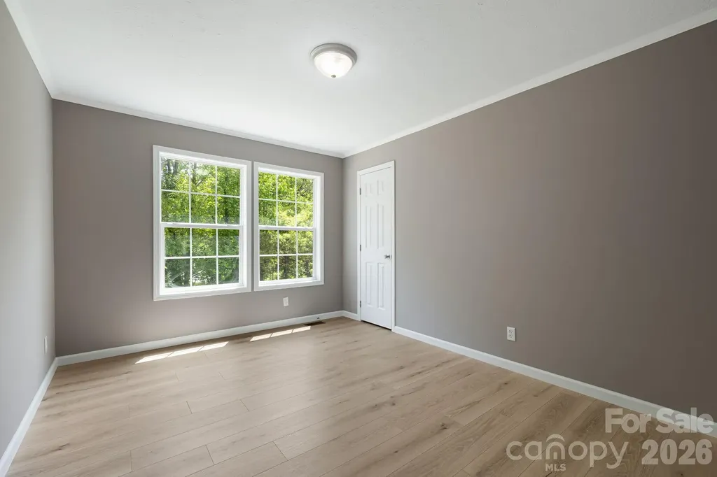 44 Morning Lane Hendersonville NC 28792