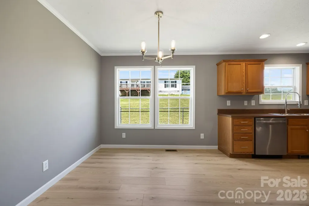 44 Morning Lane Hendersonville NC 28792