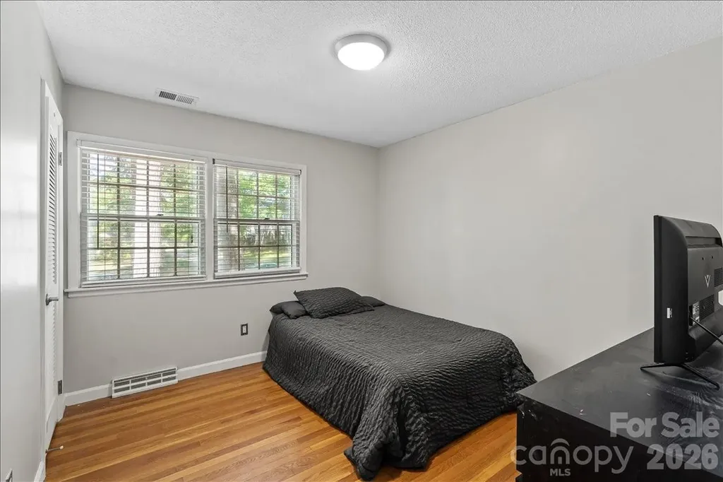 2010 Saratoga Drive Gastonia NC 28056