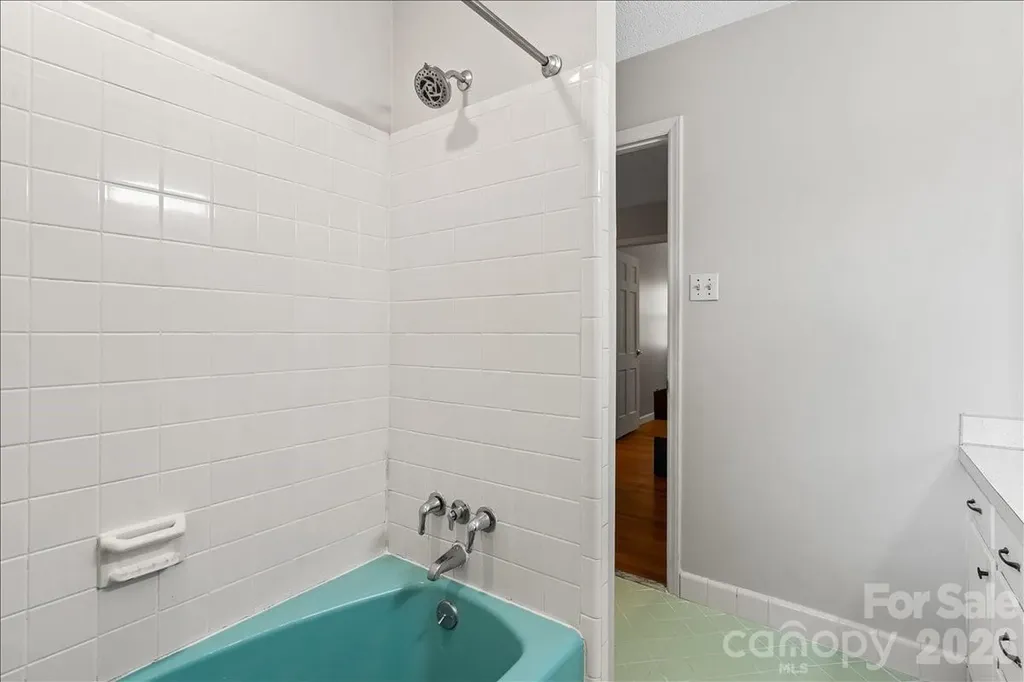 2010 Saratoga Drive Gastonia NC 28056