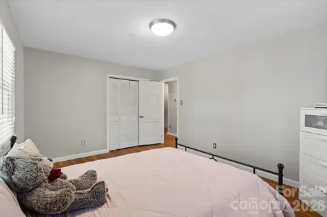 2010 Saratoga Drive Gastonia NC 28056