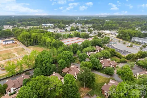 7204 Winery Lane Charlotte NC 28227