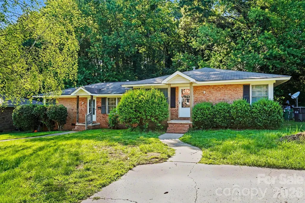 4809 Malibu Drive Charlotte NC 28215