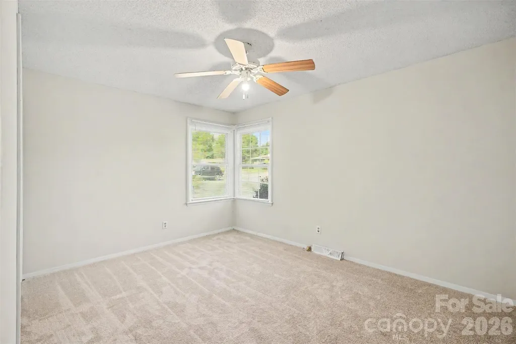 4809 Malibu Drive Charlotte NC 28215