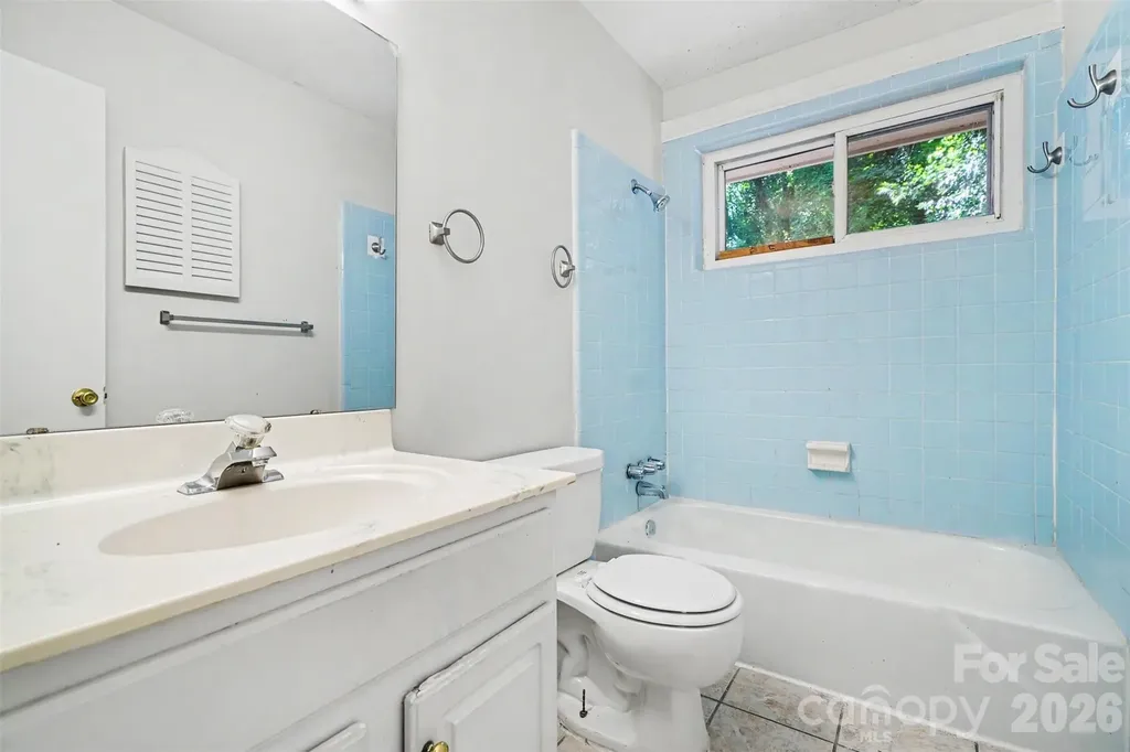 4809 Malibu Drive Charlotte NC 28215