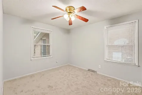 4809 Malibu Drive Charlotte NC 28215