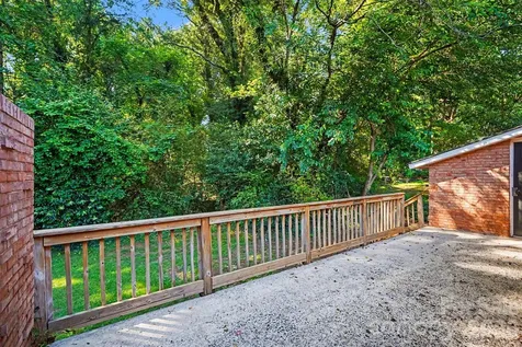 4809 Malibu Drive Charlotte NC 28215